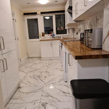 Umbrella Properties London Excel Kültér fotó