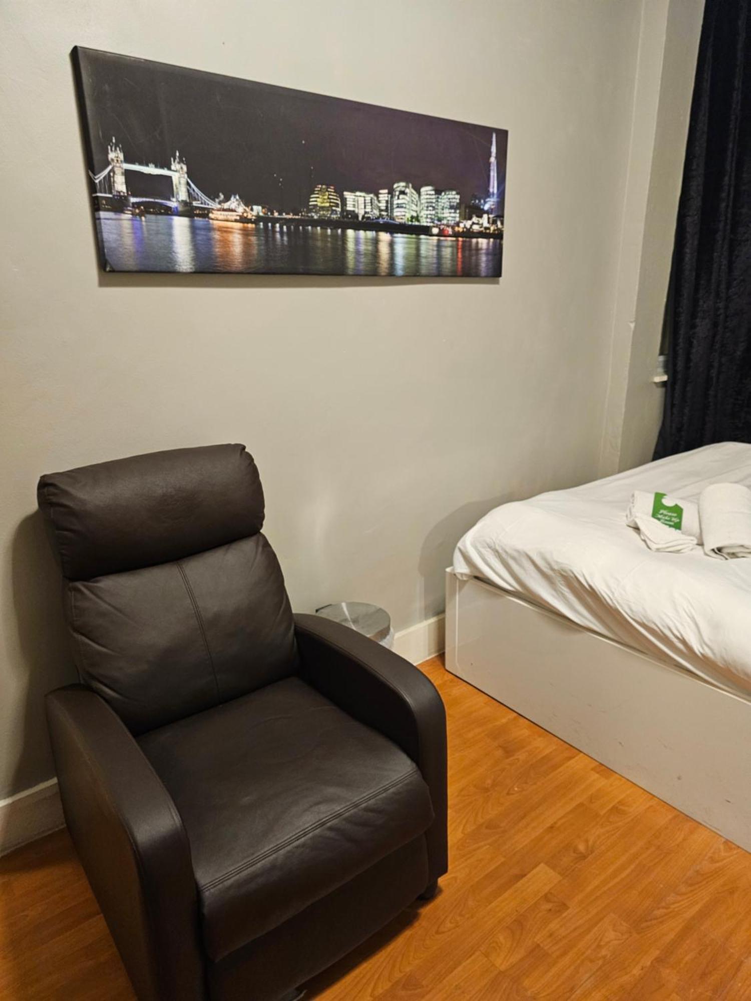 Umbrella Properties London Excel Kültér fotó