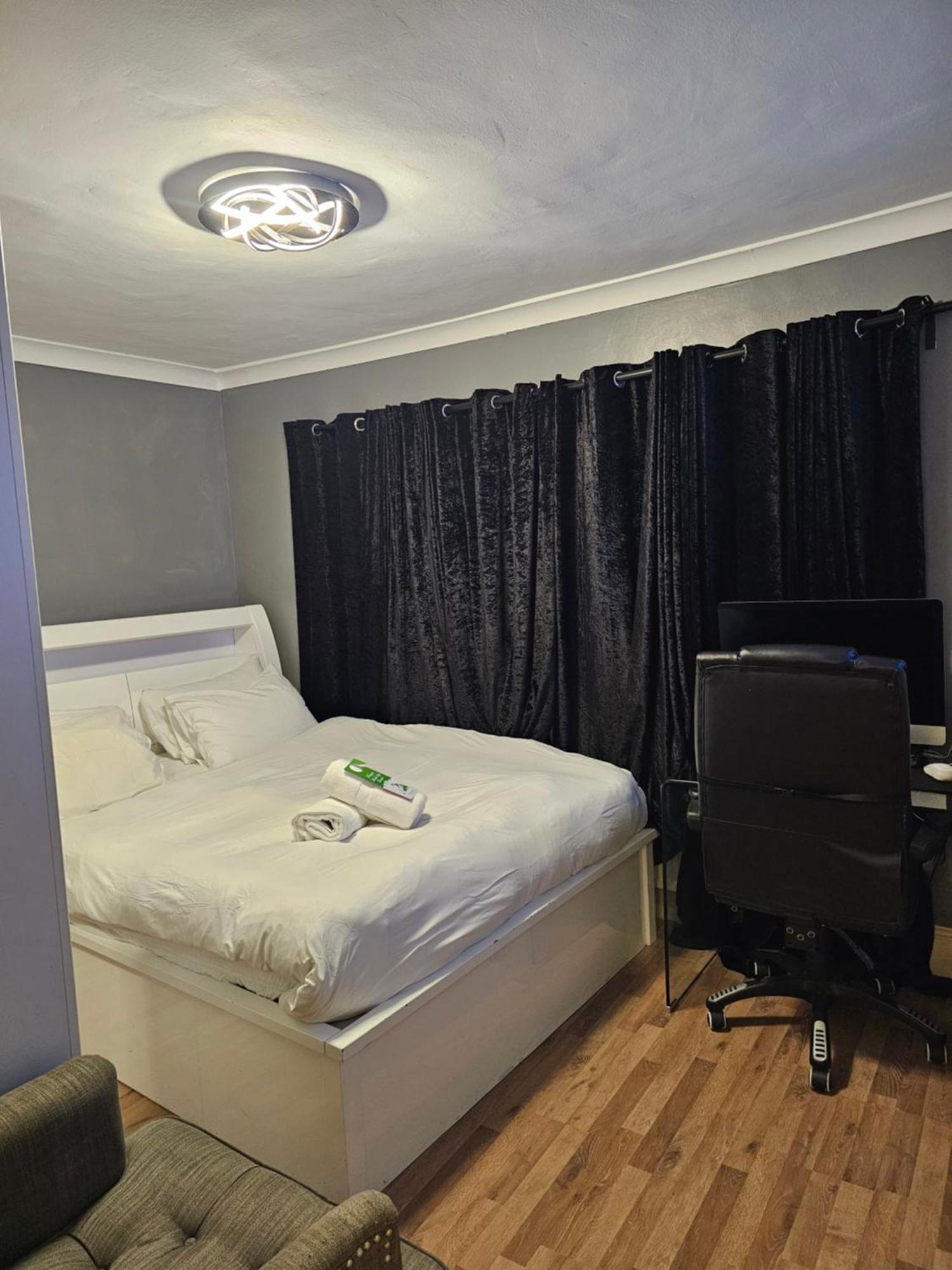 Umbrella Properties London Excel Kültér fotó